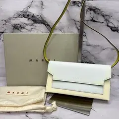 (未使用品)大人気、マルニ、ショルダーウォレット、オールレザー、サフィアーノ、金