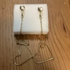 ハート型ワイヤーイヤリング ストーン付き