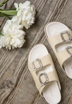 Herlipto Double Strap Crystal Sandalsのサムネイル