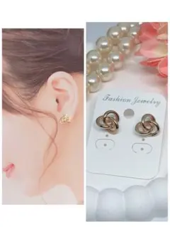 チタンピアス☆三連フープピアス☆12×13mm ゴールド系　小ぶりピアス　リング