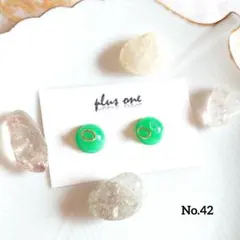 No.42　ハンドメイド　レジンピアス　アシンメトリー　小ぶり