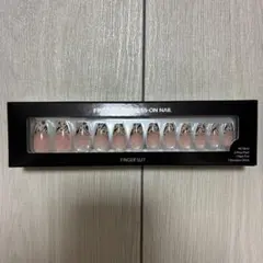 FINGER SUIT PRESS-ON NAIL 40枚入り