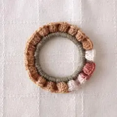 オパール毛糸のシュシュ