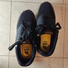 moz ブラックスニーカー