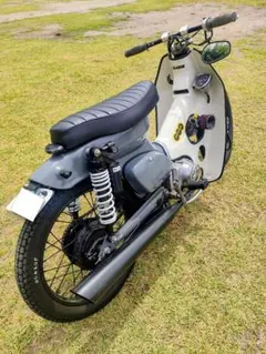 【岐阜県発】■ スーパーカブ 50 カスタム車■シンプルに仕上げてますのサムネイル