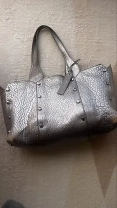 JIMMY CHOO メタリックシルバー レザートートバッグ