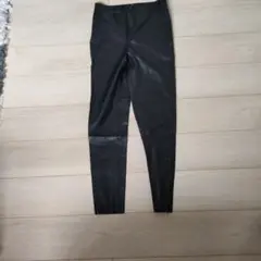 ZARA ブラック スキニーパンツ S　フェイクレザー