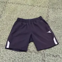 diadora 黒 ハーフパンツ