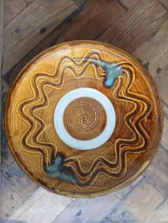 小鹿田焼 放射状ストライプ模様のブラウン大皿 2025年最新】小鹿田 大皿の