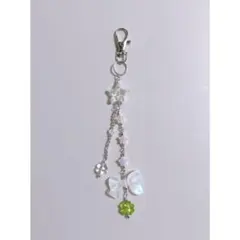 ハンドメイド ビーズキーホルダー クローバー