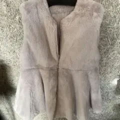 新品未着用#ライトグレー#ファー#ノーカラーベスト #ペプラムスタイル#韓国