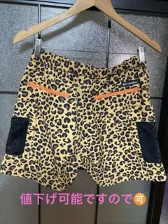 Columbia ヒョウ柄ショートパンツ