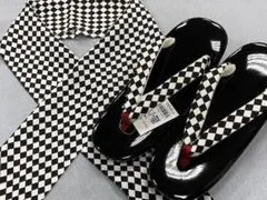 入荷しました☆おしゃれなレトロダイヤ柄の高ヒール草履と半衿２点セット