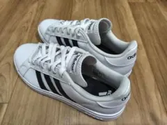 adidas スニーカー ホワイト/ブラック