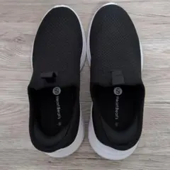 ブラック メッシュ スリッポン