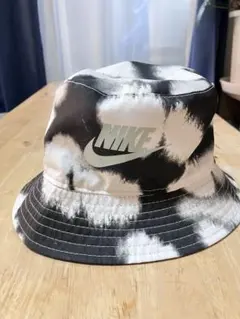 Nike バケットハット ブラック/ホワイト　リバーシブル