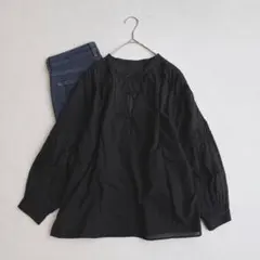 スピックアンドスパン ギャザースリーブブラウス 黒 リボン