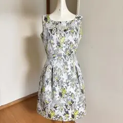 スーパービューティー　フラワープリント ノースリーブ ワンピース　40サイズ