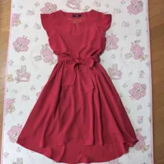 赤いリボン付きひざ丈ワンピースフィッシュテイル