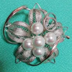 真珠パール花形ブローチ シルバー色アクセサリー冠婚葬祭入学式卒業式パーティー