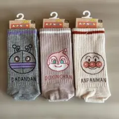 【新品】レディースソックス　アンパンマン　ドキンちゃん　だだんだん23~25cm