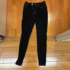 ブラック スキニーパンツ ホワイトステッチ