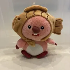 たい焼きの被り物をしたピンクの動物 ぬいぐるみマスコットのサムネイル