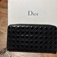 Dior ブラック 二つ折り財布 キルティング - メルカリ