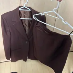ブラウンのジャケットとスカートのセットアップ　S、Mサイズ