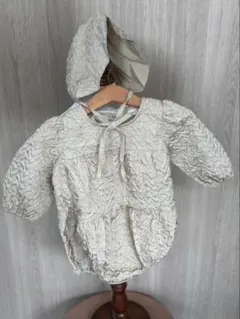 nunubiel フード付きベージュロンパースS