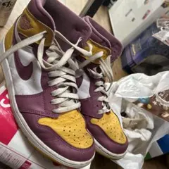 Nike Air Jordan 1 マルーン/イエロー