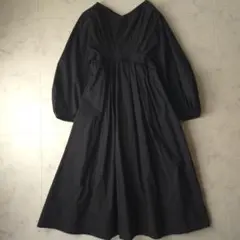 エレンディーク　タックロングスリーブワンピース　フレア　黒　ブラック