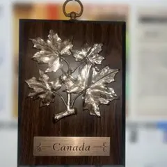 カナダ メープルリーフ 彫刻