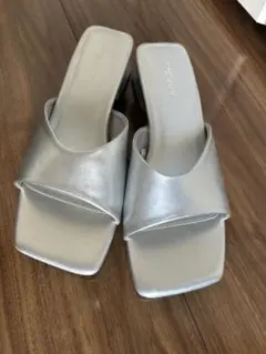 AZUL BY MOUSSY シルバー サンダル L sizeのサムネイル