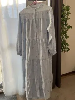 青色 プリント柄 シャツワンピース