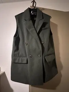ZARA ベスト　カーキカラー