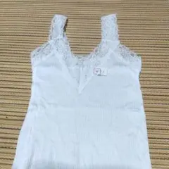 【新品】ホワイト レース付き Vネック キャミソール M