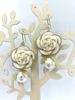 【水引】梅結びの和ピアス 白金*値下げ
