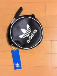 【新品未使用】adidas 円形ショルダーバッグ ブラック　（メルカリ便）