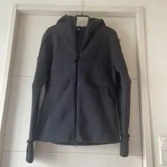 adidas アディダス　ブラック　パーカー　レディース