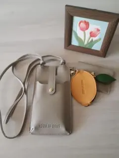 HOUSE OF LOTUS スマホポシェット(ポーチ付き) 未使用品