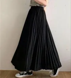 タグ付き ブラック プリーツスカート ゴムウエスト