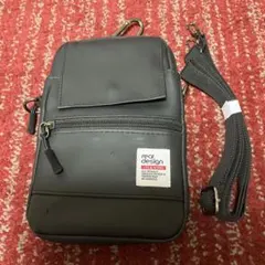 ショルダーバッグ ショルダーポーチ　カラビナ付