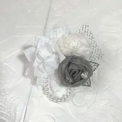 299 ハンドメイド コサージュ ビーズ　卒業式　入学式　ホワイト　セレモニー