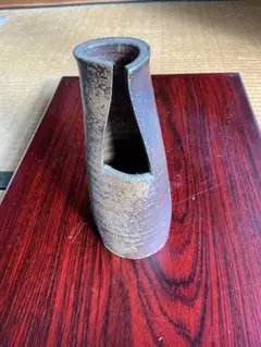 備前焼　茶色陶器 一輪挿し　良い窯変が出てます。　箱はありません
