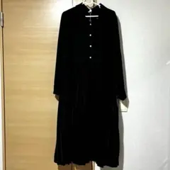 FASHION CLASSIC 黒のシャツワンピース 長袖 パールボタン付き