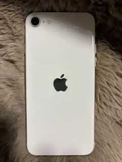 Apple iPhone se 第3世代　ホワイト 本体