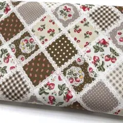 大特価‼️生地　ハギレ　花柄　パッチワーク柄　イチゴ柄　ブラウン