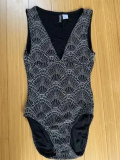 レオタード　H&M ノースリーブ　ブラック　シルバー　ラメ　キラキラのサムネイル