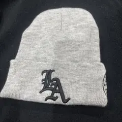 [美品]LAロゴ刺繍 グレー ビーニー　帽子　ニット帽